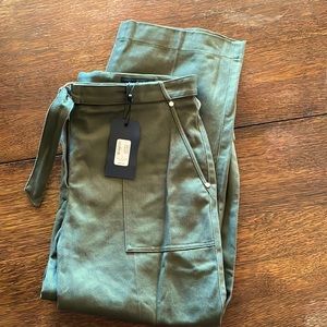 New with tags Rag & Bone wide leg Lora pants in dark olive color.